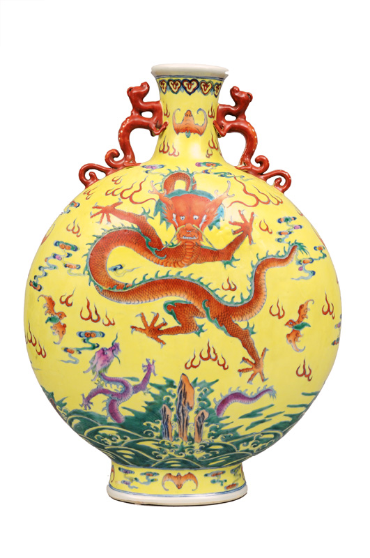 A yellow-ground moon-flask with large dragon