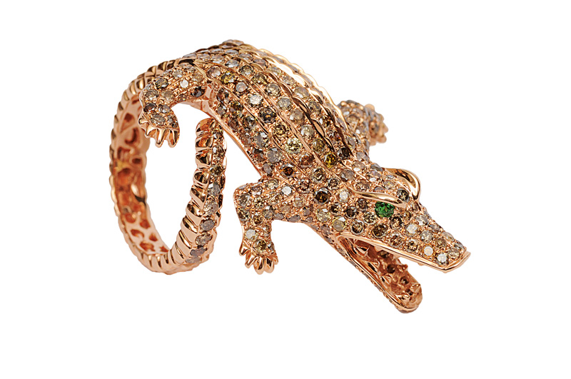 A large diamond ring "Crocodile"
