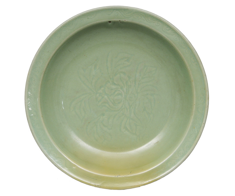 A "Longquan" celadon dish with flower decoration