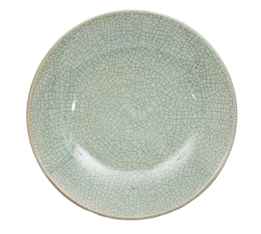 A craquelé plate