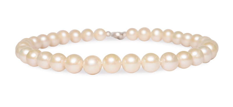 A sweetwater pearl necklace