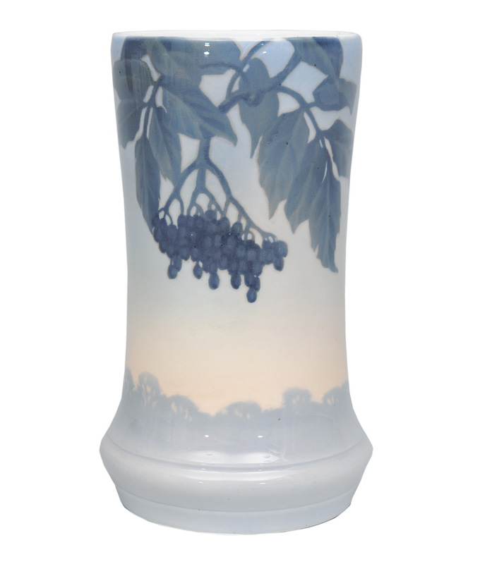 Jugendstil-Vase mit Holunder-Zweig