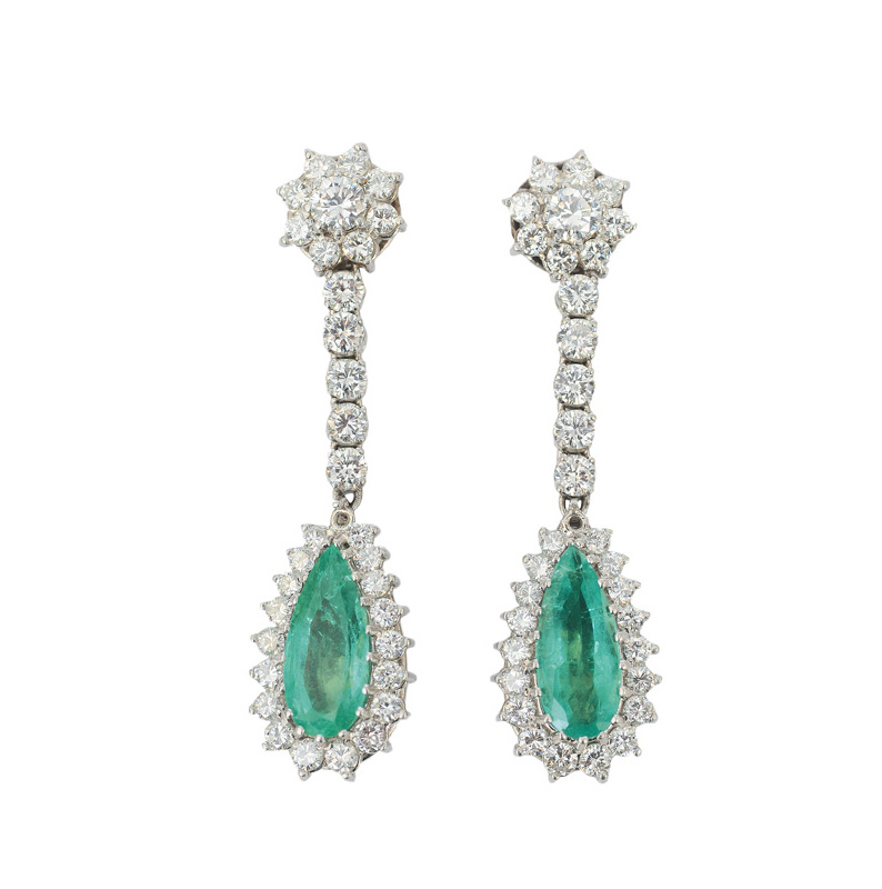 A pair of emerald diamond earpendants