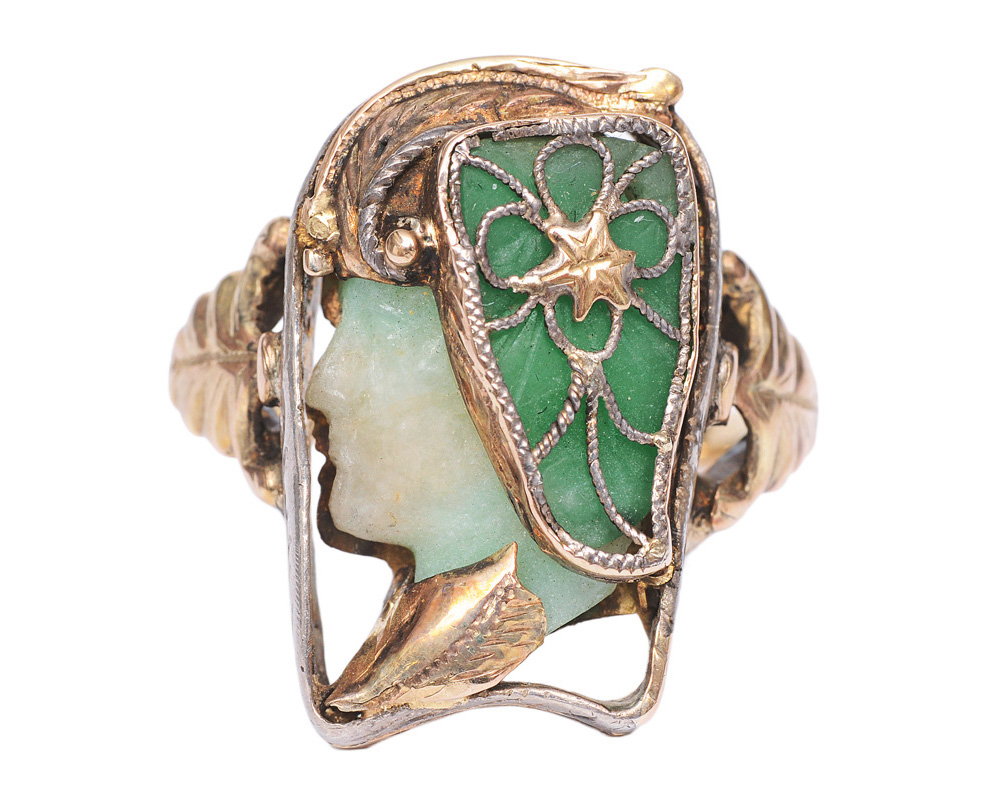 Jugendstil-Ring mit Jade-Dekor