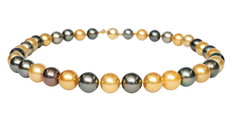 A multi coloured Southsea pearl necklace