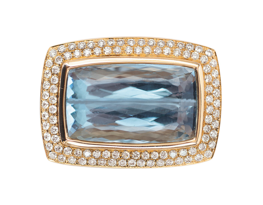 A large aquamarine diamond pendant