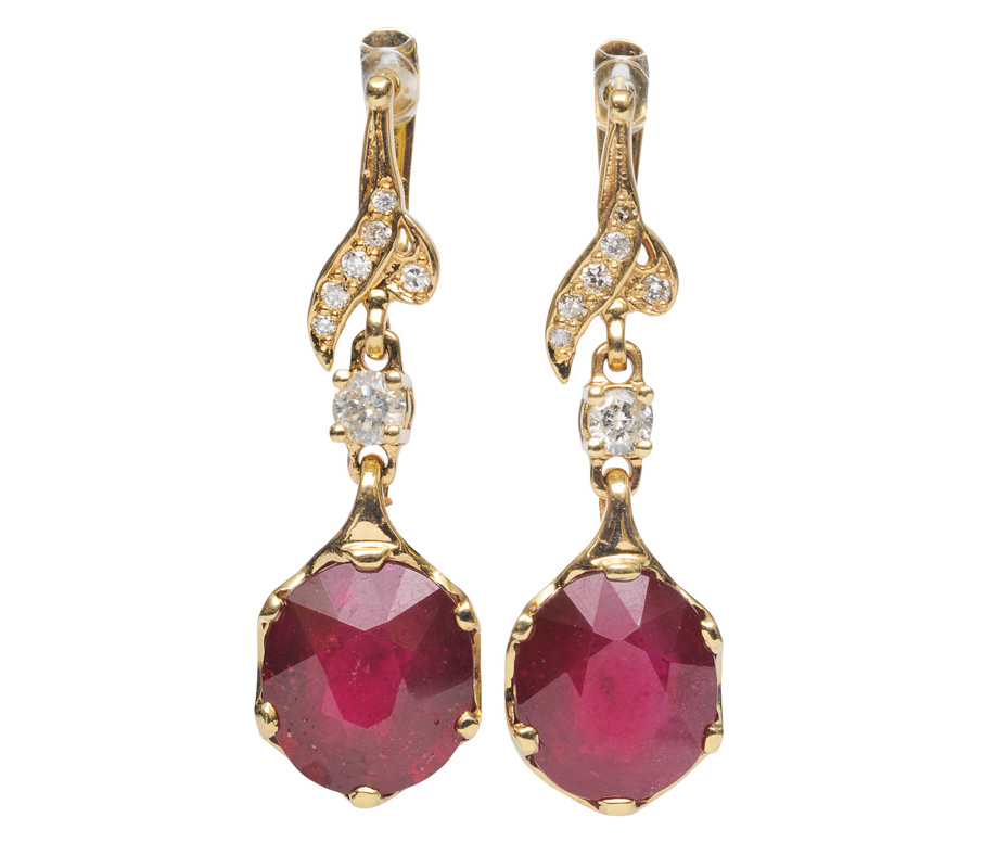 A pair of ruby diamond earpendants