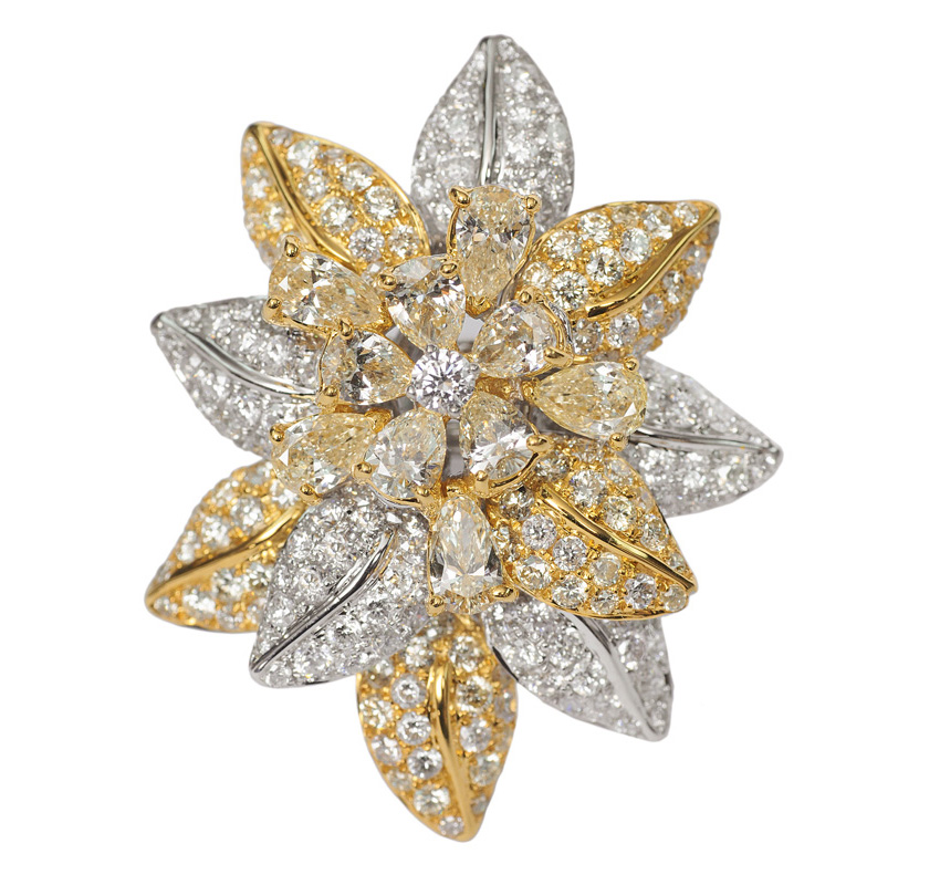 Blütenförmiger Diamant-Brillant-Ring