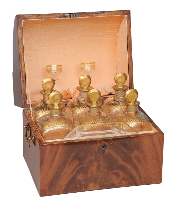 An elegant liqueur case "Tantalus"