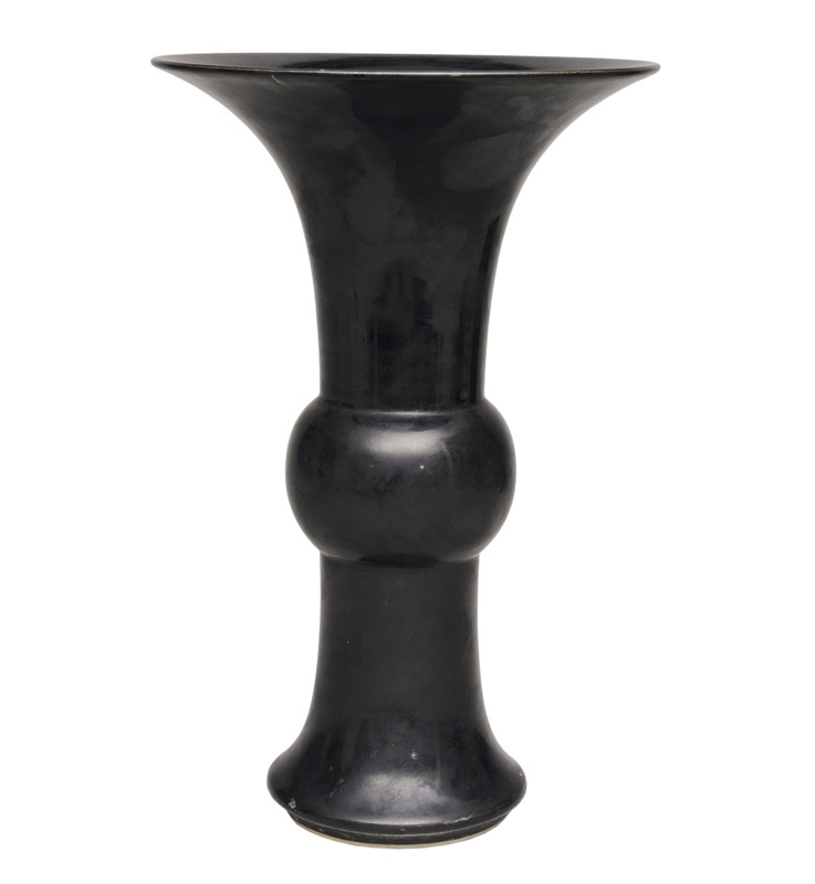 A monochrome "GU" vase