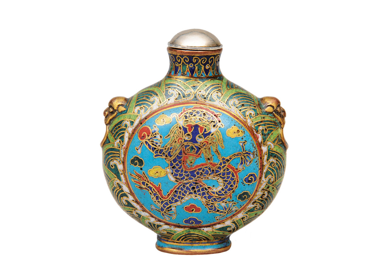 A cloisonné snuff bottle with dragon