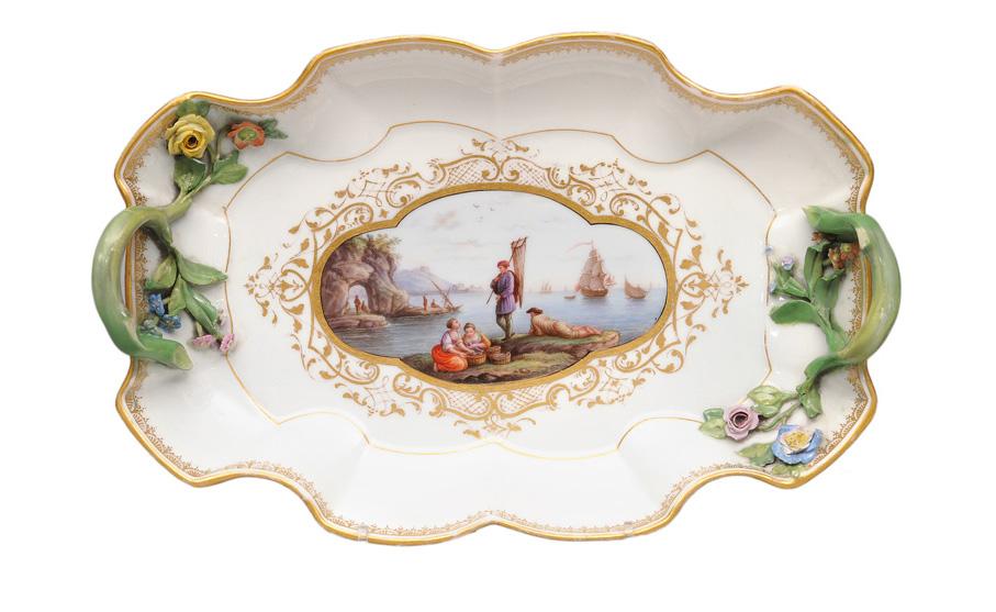 A small tray with Kauffahrtei scenes