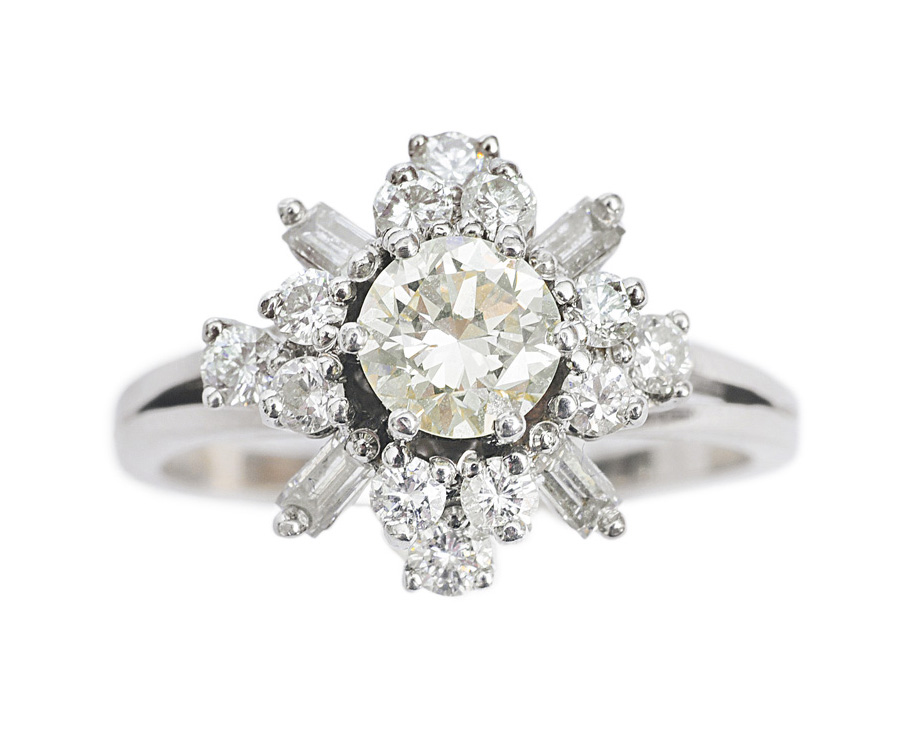 A diamond ring by jeweller Rüschenbeck