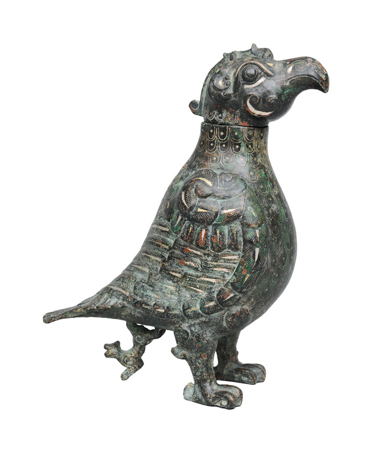 A very rare and important ritual bronze vessel in the shape of a bird