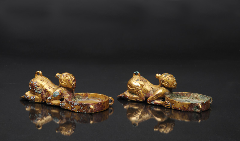A pair of fine figural oil lamps - image 4