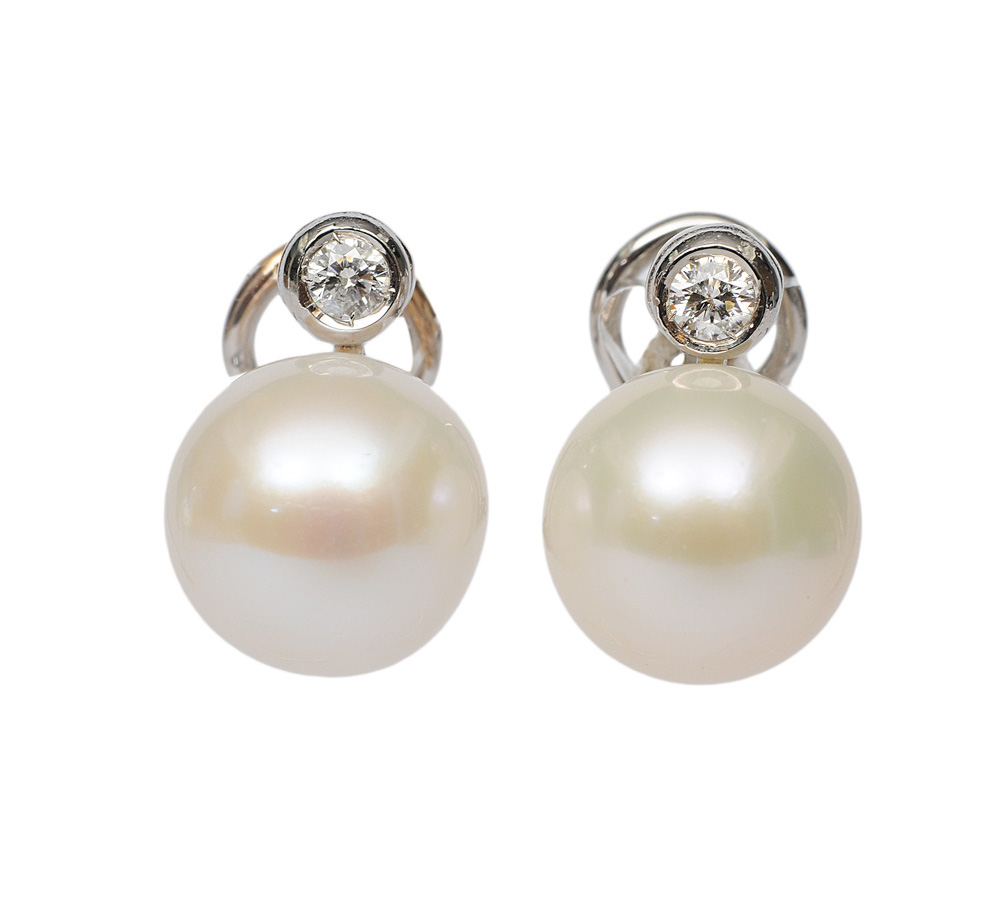 A pair of Southsea pearl diamond earstuds