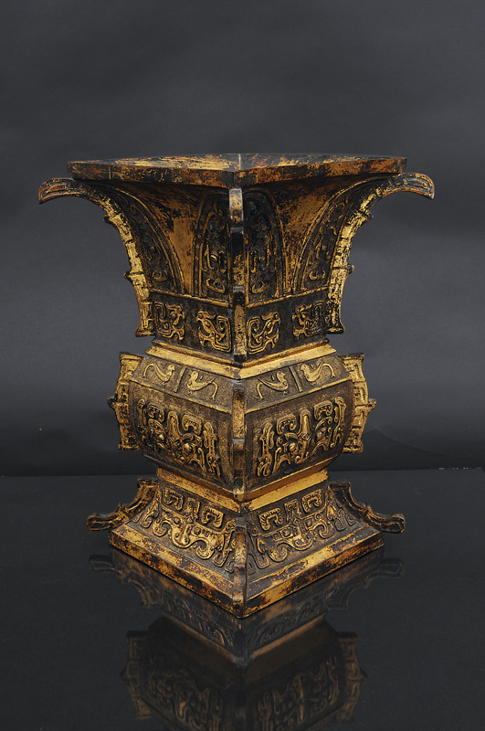 Seltene Bronze-Vase "FANGZUN" im archaischen Stil - Bild 2