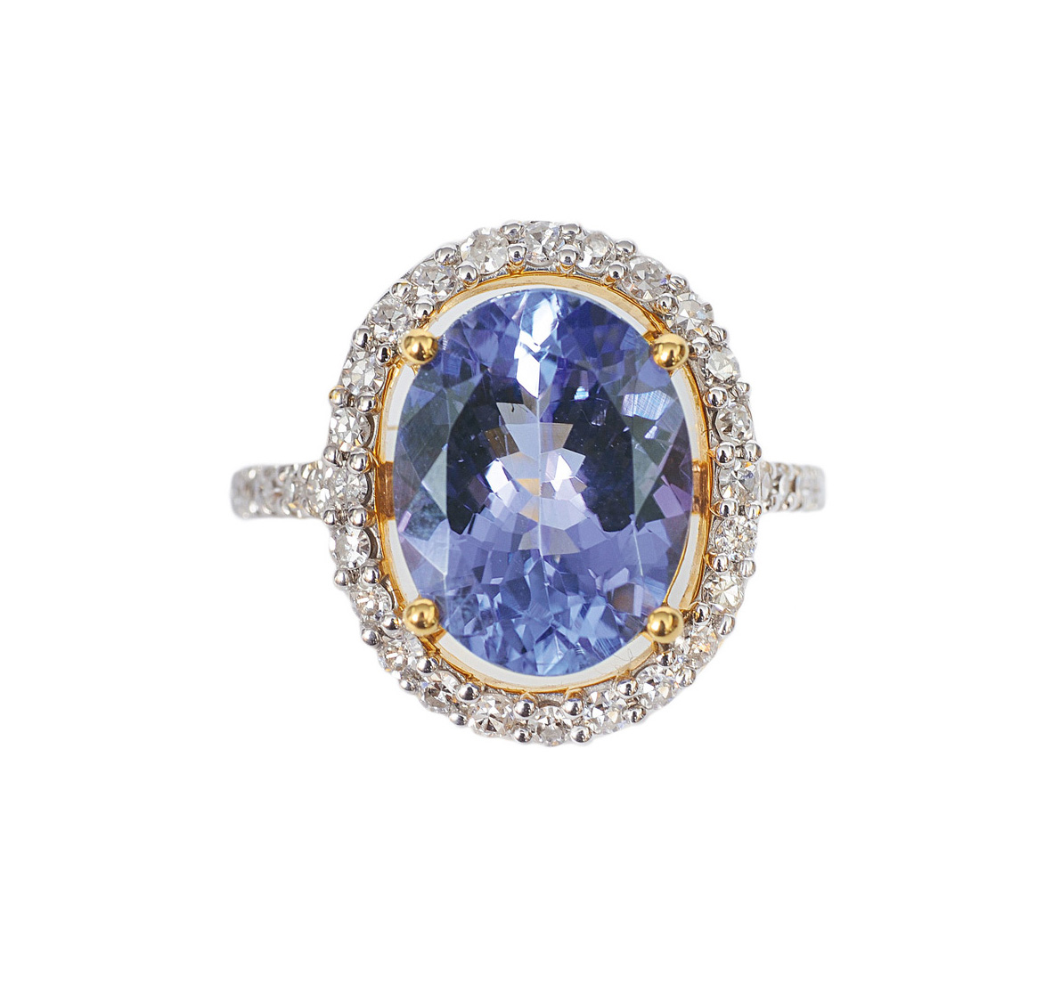 A tansanite diamond ring