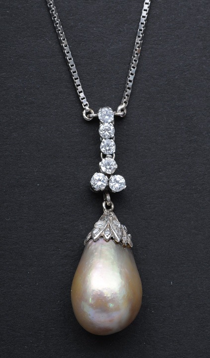 An Art-Nouveau pearl diamond pendant with necklace - image 2