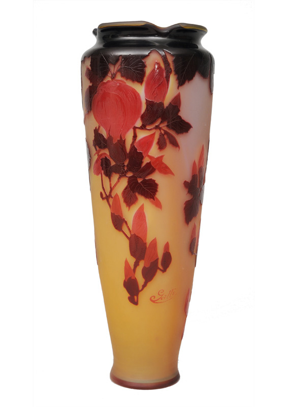 Große Jugendstil-Vase mit Magnolien
