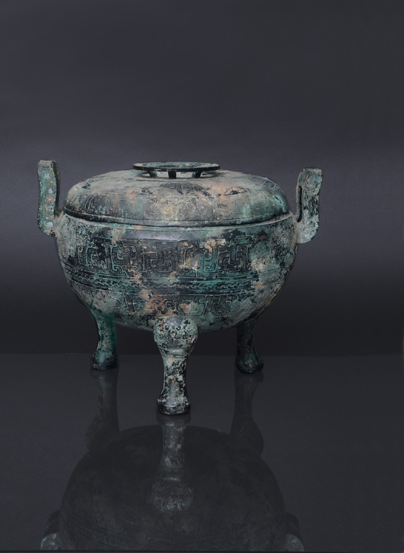 An archaic ritual bronze vessel "Ding" - image 2