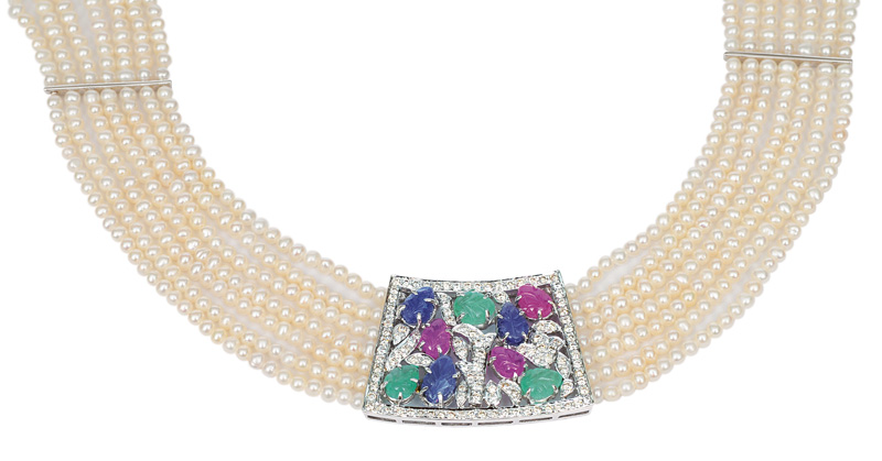 A seedpearl necklacace with fine precious stones in Tutti-Frutti style