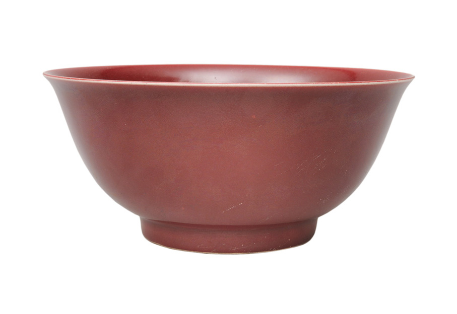 A large "Song-de-Boeuf" bowl