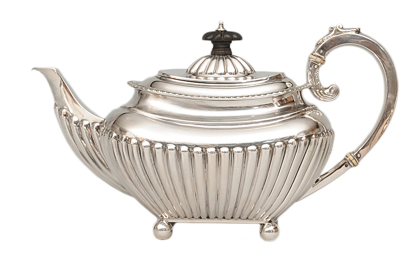 A Victorian tea set - image 2