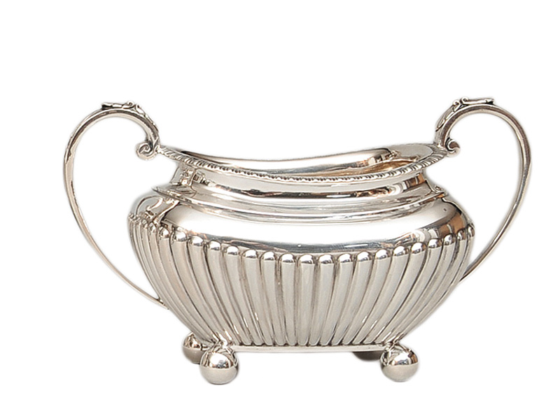 A Victorian tea set - image 4