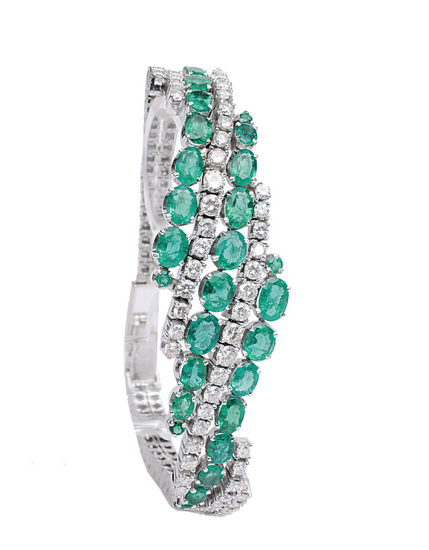 An exquisite emerald diamond bracelet