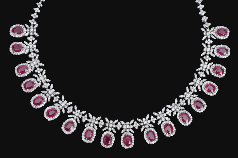 A highcarat, elegant diamond ruby necklace - image 2