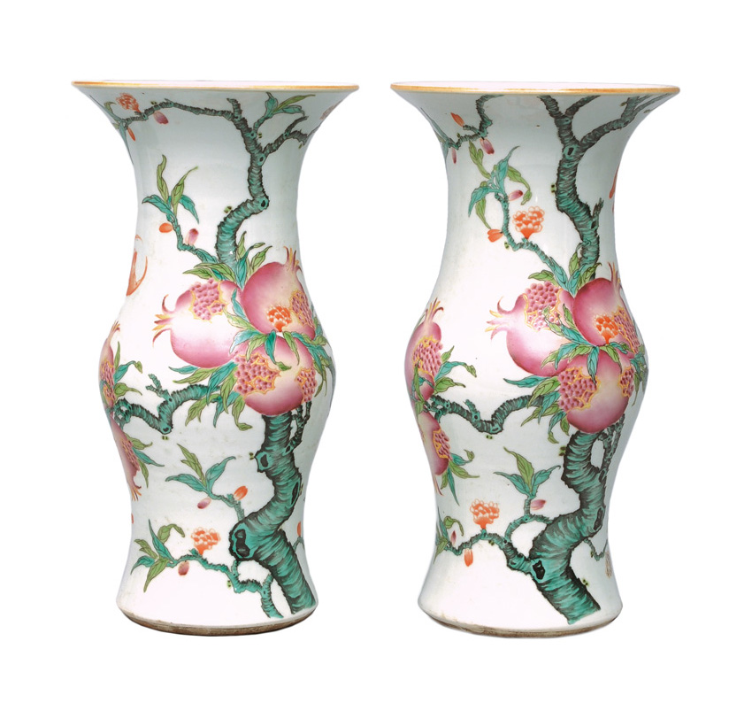A pair of vases "GU" with pomegranates
