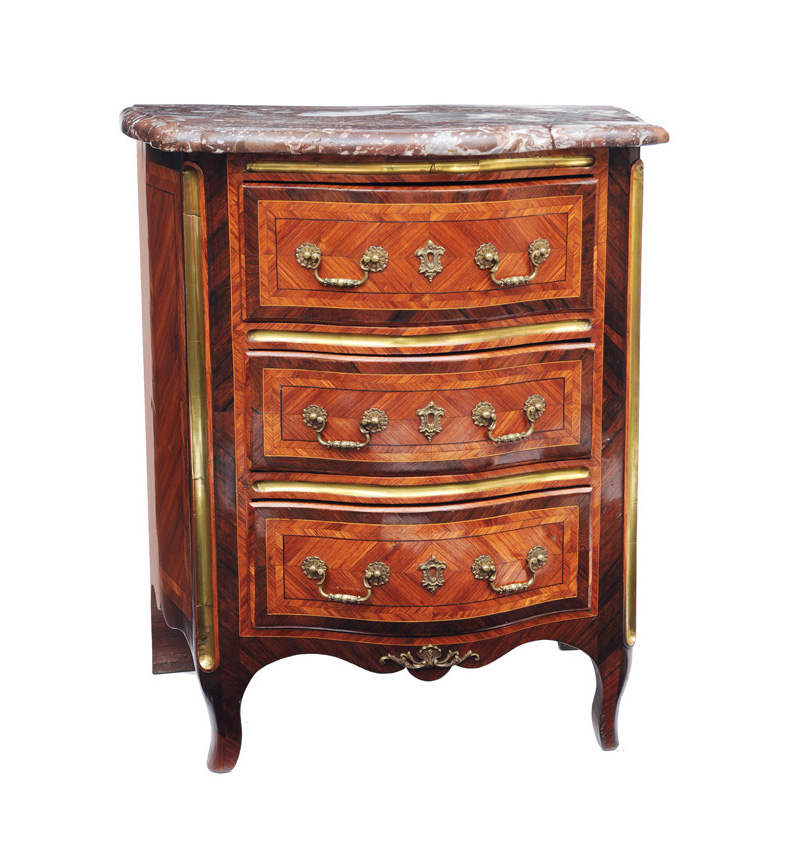 A Louis Quinze chest of drawers