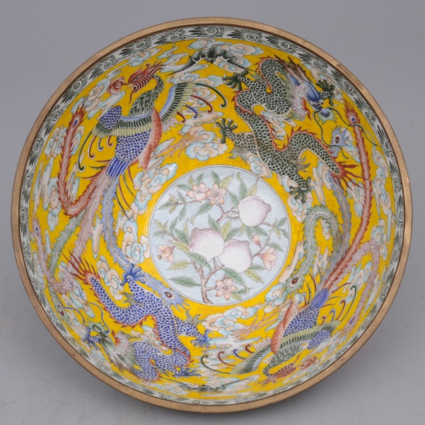 A magnificent Canton enamel bowl with dragon and phoenix - image 2