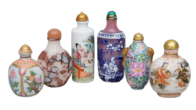 A set of 6 snuffbottles