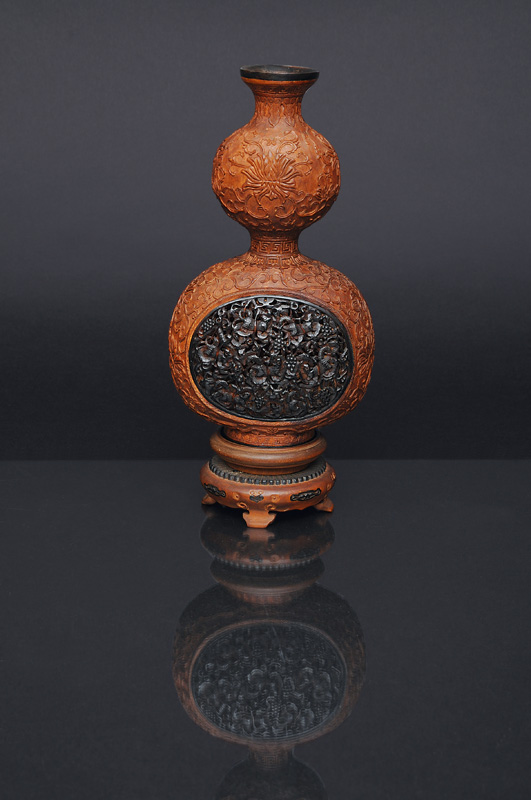 A very fine double-gourd shaped cricket cage with tortoiseshell - image 2