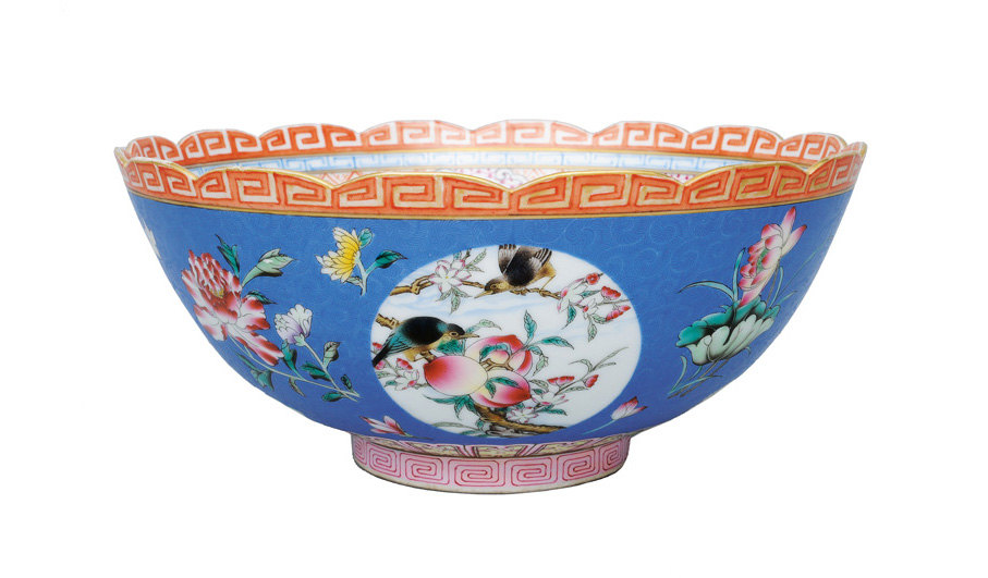 A large medailion bowl