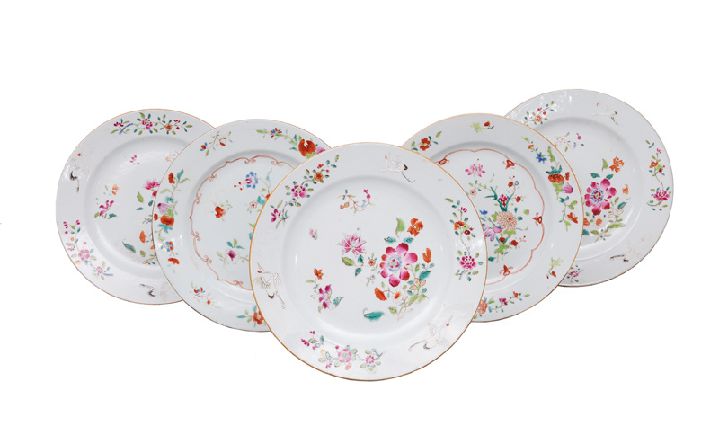 A set of 5 "Famille-Rose" plates