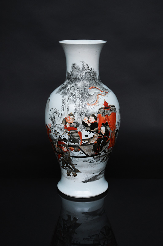 Elegante Balustervase mit feiner Grisaille-Malerei - Bild 2