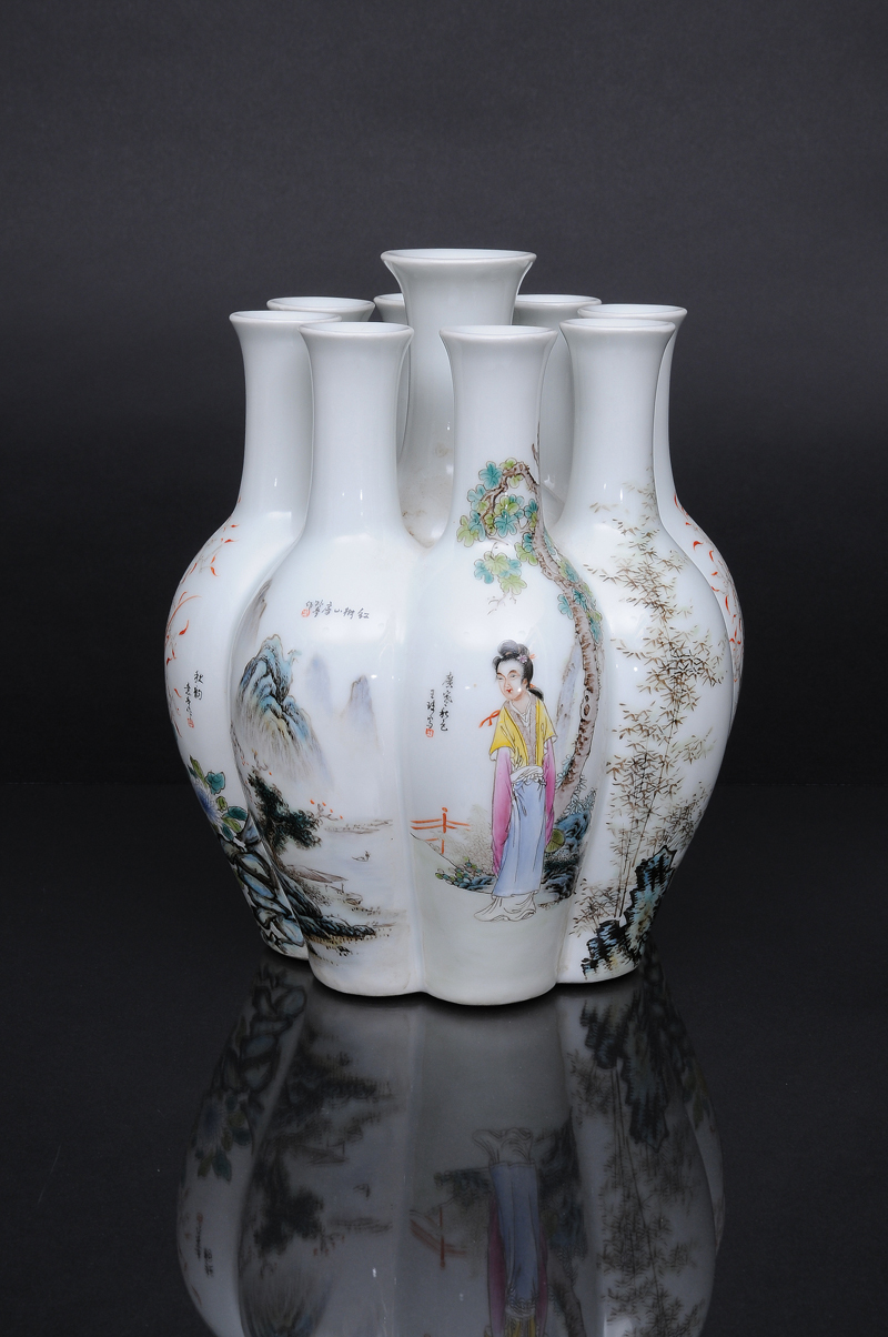 An exceptional tulip vase with different artists" motifs - image 2