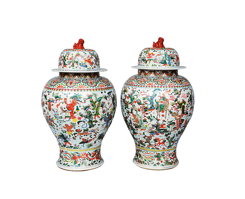 A pair of impressive cover vases with Lohans and birds