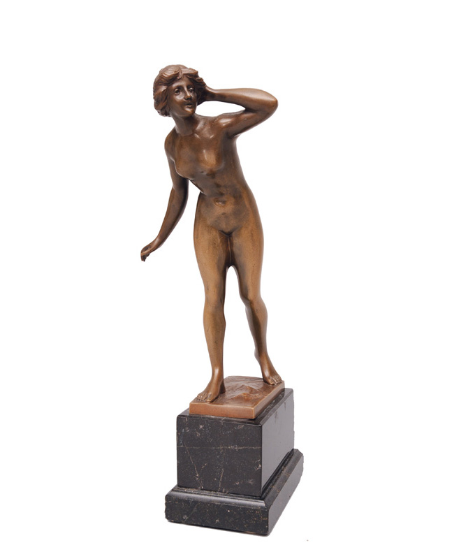 Kneisel, Bildhauer, tätig um 1900 - A bronze figure "Female nude" A bronze figure "Female nude"