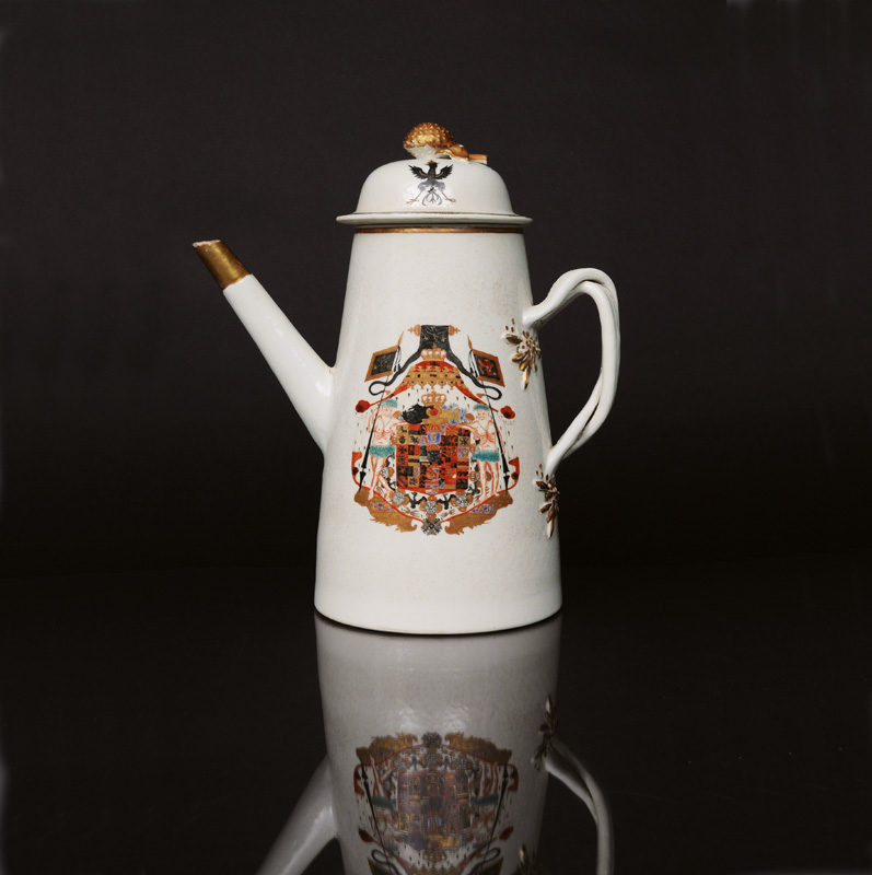 An important Chinese export coffee pot with Prussian coat of arms - image 2