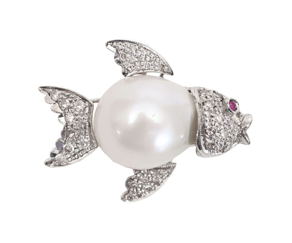 A Southsea pearl diamond pendant 'Small fish'