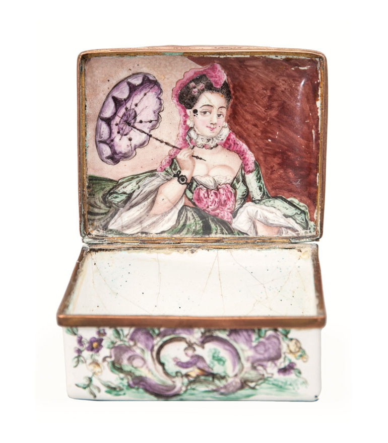 A snuff box with Rococo lady's portrait - image 2