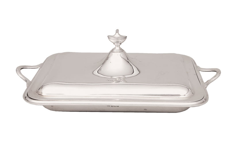 Mappin & Webb Ltd. (John Newton Mappin), reg. 1882 - A Victorian hinged serving bowl A Victorian hinged serving bowl