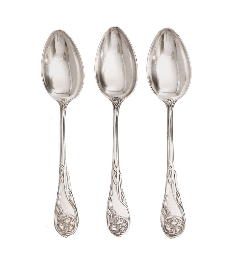 A set of 12 Art Nouveau coffee spoons 'Iris'