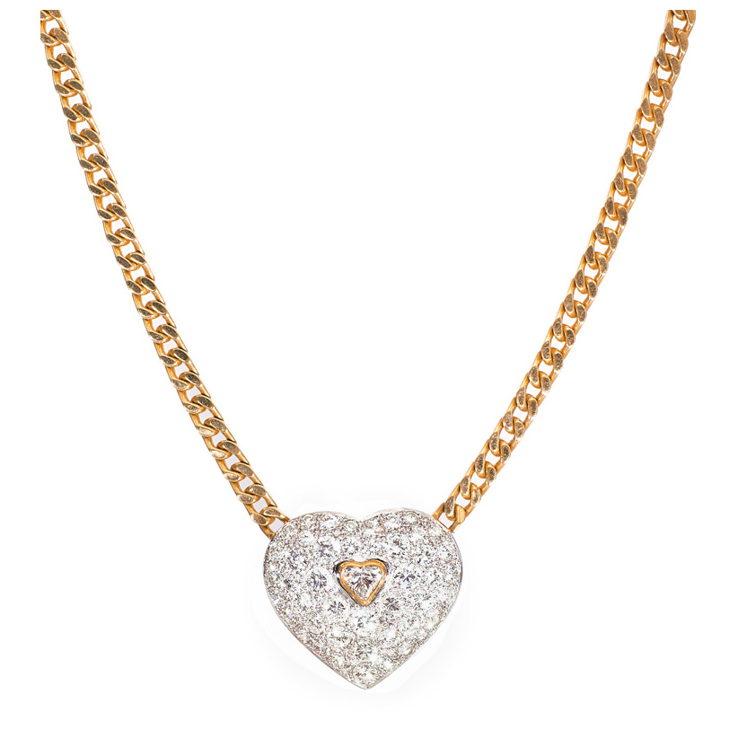 A large heartshaped diamond-pendant with necklace