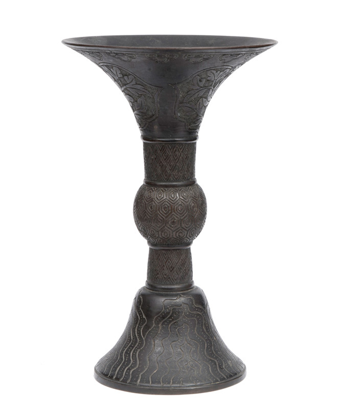 A bronze vase 'GU'