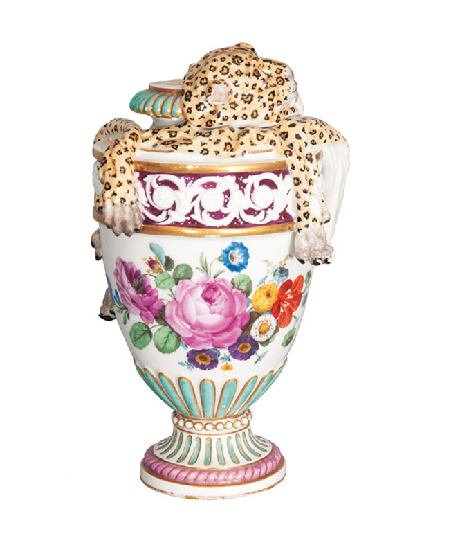 Potpourri-Vase mit Leopardenfell